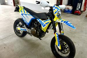 Husqvarna 701 SuperMoto Depotenziata