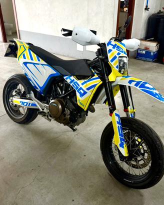 Husqvarna 701 SuperMoto Depotenziata