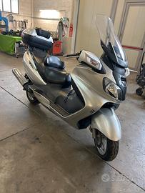 Suzuki Burgman 650 executive Abs