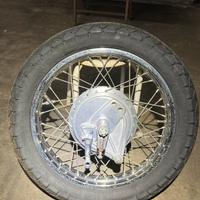 Kawasaki Z400 ruote anteriore e posteriore