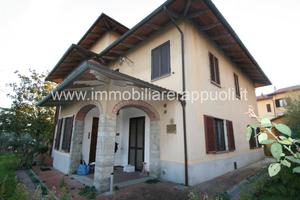 Splendida casa singola di ampia metratura con giar
