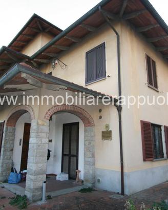 Splendida casa singola di ampia metratura con giar