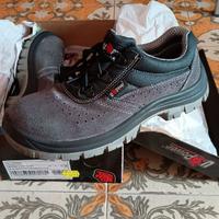 Scarpe antinfortunistiche u-power numero 41.