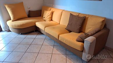 divano 4 posti con penisola staccabile sfoderabile