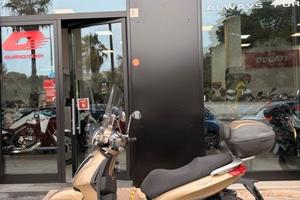 Piaggio Carnaby Cruiser 300