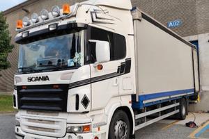 scania R270