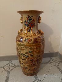 Vaso in stile giapponese dipinto a mano
