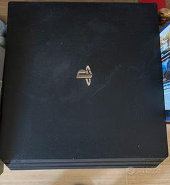 PS4 Pro 1 TB + 5 giochi + cuffie gaming TurtleB.