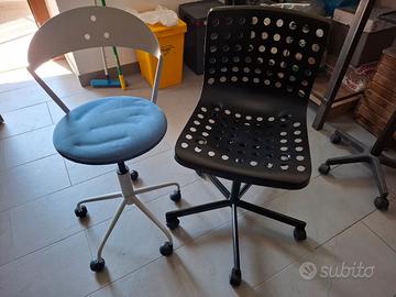 Due sedie con rotelle da ufficio o scrivania