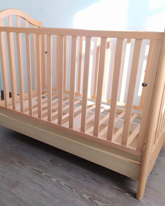 Lettino in legno per bambini