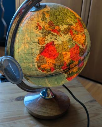 Mappamondo tecnodidattica con illuminazione