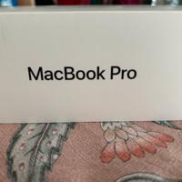 Macbook pro 13’’ con touch bar e retina