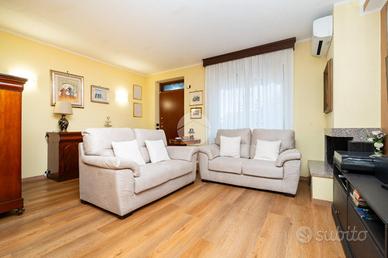 VILLA A SCHIERA A SAN GILLIO