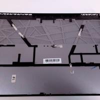 MSI-Creator-17-A10SE cover sotto tastiera.