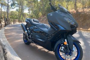 YAMAHA TMAX 560 ICON BLACK-GARANZIA YAMAHA 7 ANNI