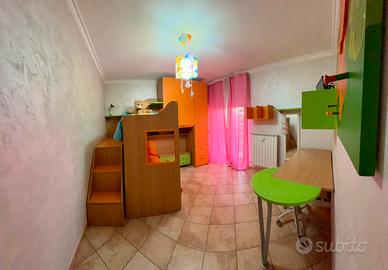 cameretta completa con TV inclusa-letto a castello