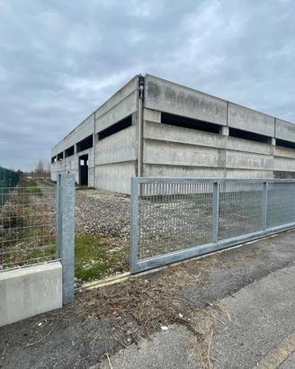 Capannone di 2000mq altezza 8 metri