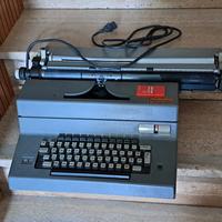 Macchina da scrivere Olivetti 