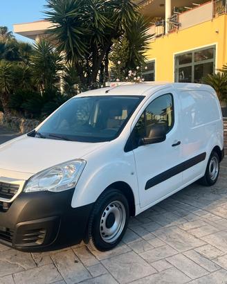 Peugeot Partner Tepee BlueHDi 100 Active