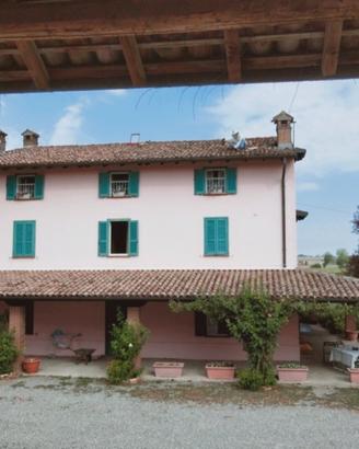 Casale ben ristrutturato+cascina+box cavalli e