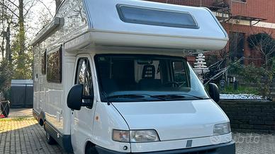 Camper mansardato international