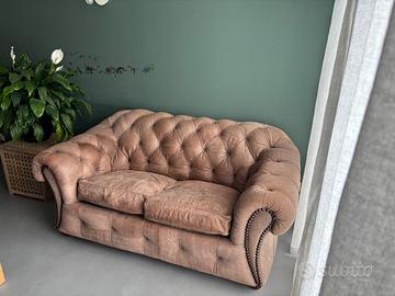 Divano Chesterfield