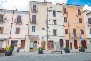 3 LOCALI A BORGO VELINO