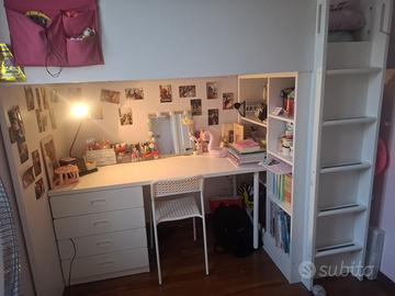 Letto a soppalco con scrivania e cassettiera Ikea