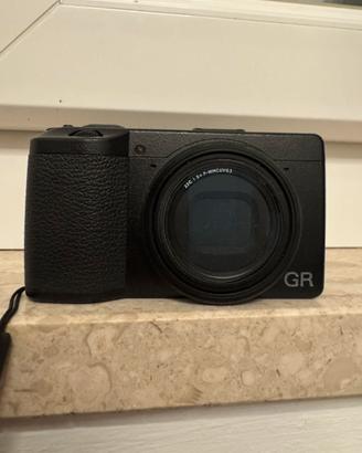 Ricoh GR III