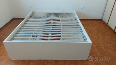 Letto IKEA matrimoniale contenitore con doghe