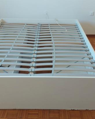 Letto IKEA matrimoniale contenitore con doghe