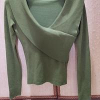maglione verde di moda