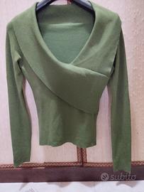 maglione verde di moda