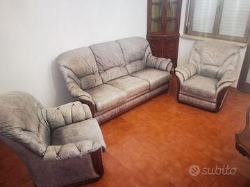 Divano e due poltrone