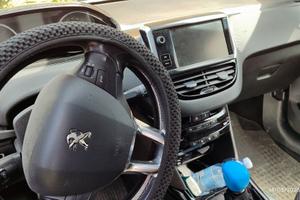 magnifica Peugeot 2008