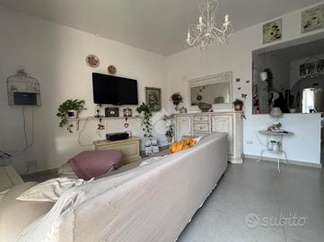 2 LOCALI A MARANO DI NAPOLI