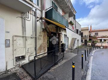 NEGOZIO A ARICCIA