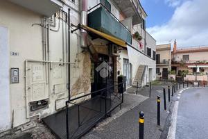 NEGOZIO A ARICCIA