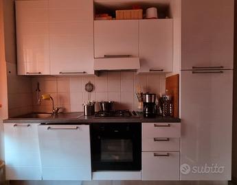 cucina completa dal design moderno