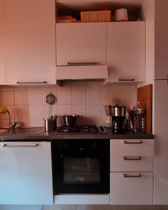 cucina completa dal design moderno