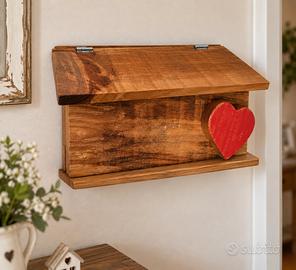 Casetta in legno con cuore artigianale 