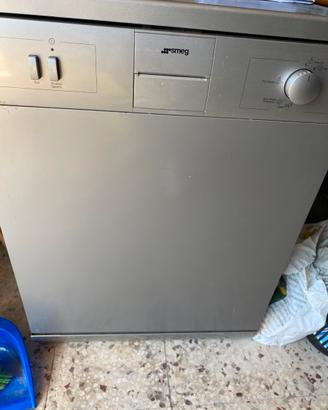 Lavastoviglie smeg