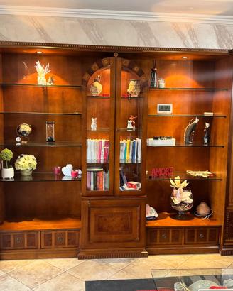 libreria classico in legno massello e vetrina