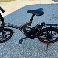 Bici a pedalata assistita pieghevole