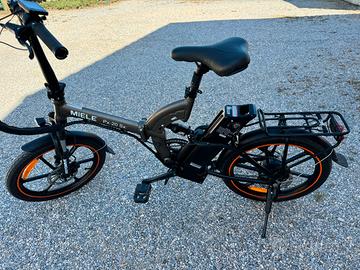 Bici a pedalata assistita pieghevole
