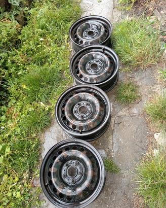 4 cerchi in ferro 15" Volkswagen audi