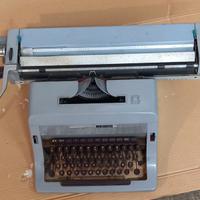 Macchina per scrivere Olivetti linea 88. GUASTA!