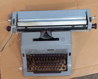 Macchina per scrivere Olivetti linea 88. GUASTA!