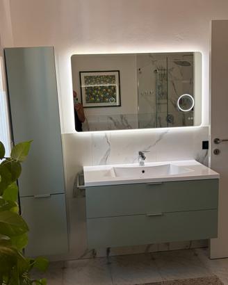 Mobile bagno + colonna  sospesi  e specchio