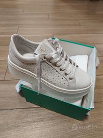 Sneakers nuove 